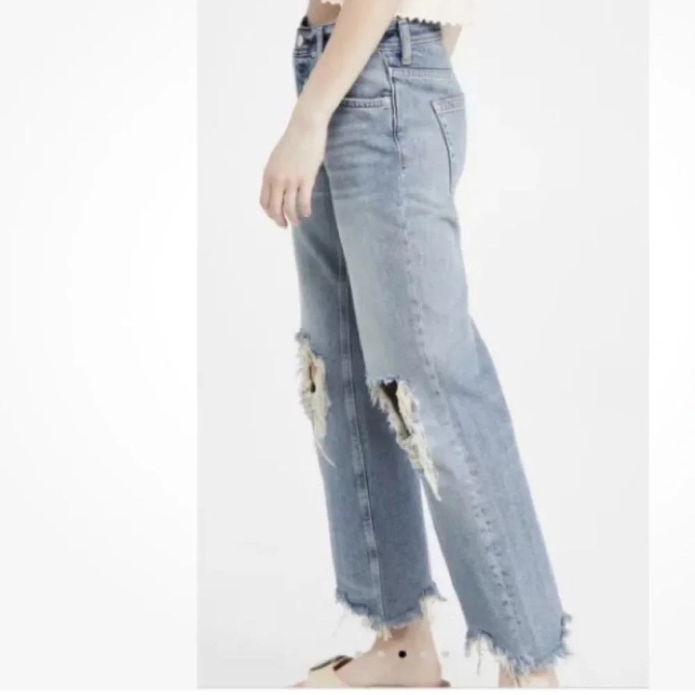FREE PEOPLE Distressed Maggie Straight Jeans 26 Cropped Light Stone Fray Rip